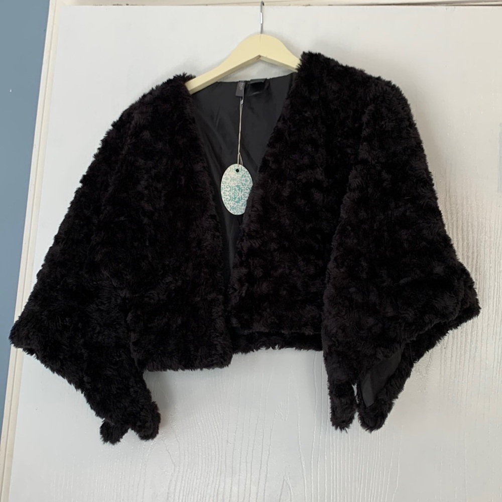 Bisou Bisou capelet NWBT